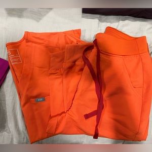 FIGS SCRUBS Small Top/ Small Tall Bottom